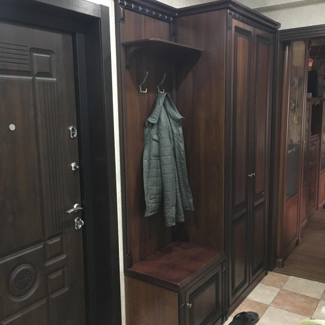 Тумба с вешалкой +карниз Деметра