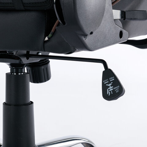 Кресло компьютерное BRABIX "Military GM-140", две подушки, экокожа, черное с рисунком милитари, 532802