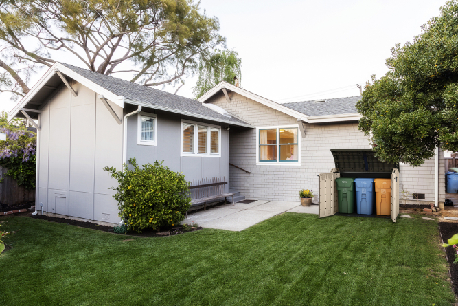 Шкаф садовый Стор ит Аут Ультра (STORE-IT-OUT ULTRA) 2000 л, бежевый